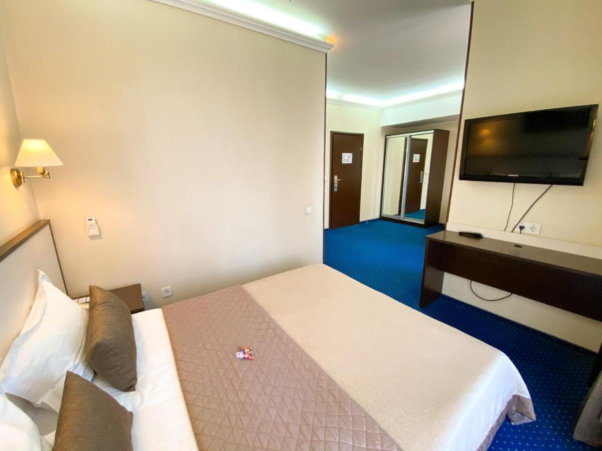 Teatralny Hotel Zaporizhia Luaran gambar